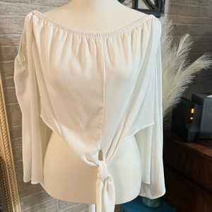 Women’s large white top.